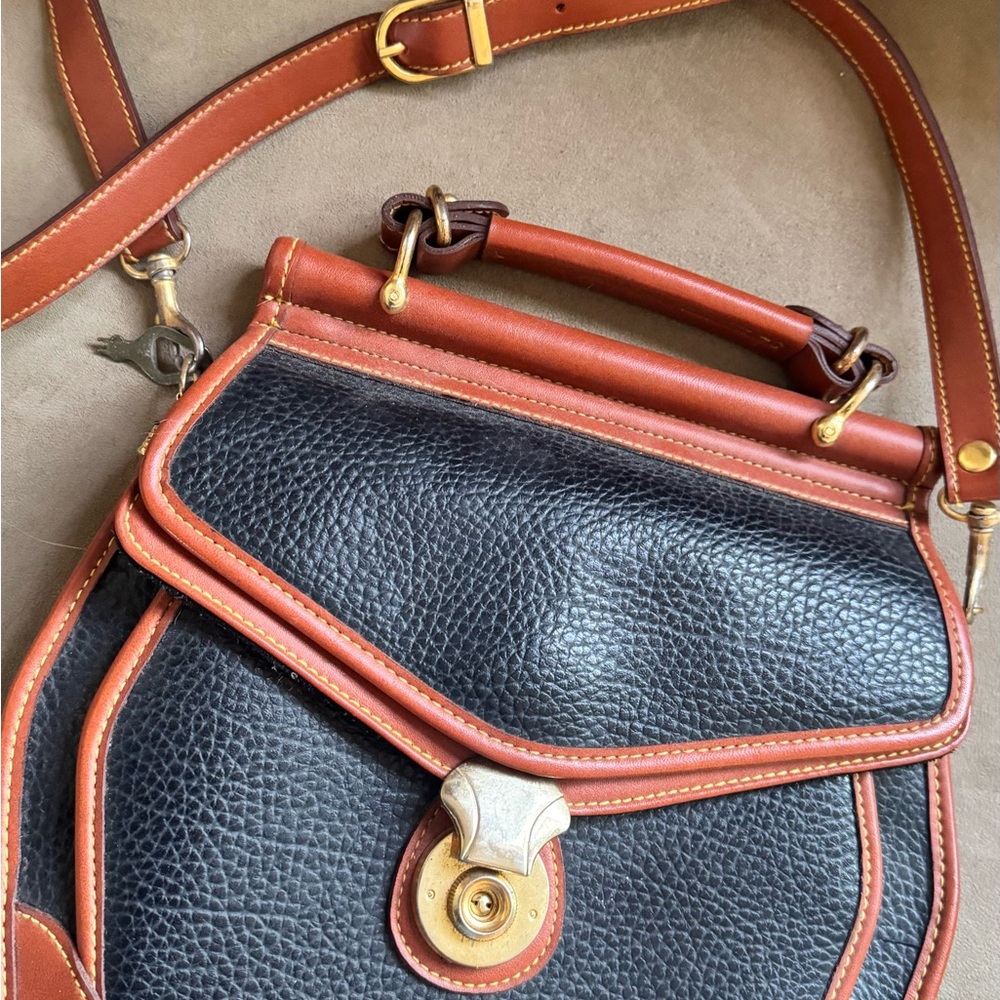 Dooney & Bourke Vintage AWL Satchel – Black/Tan (Missing Clasp)